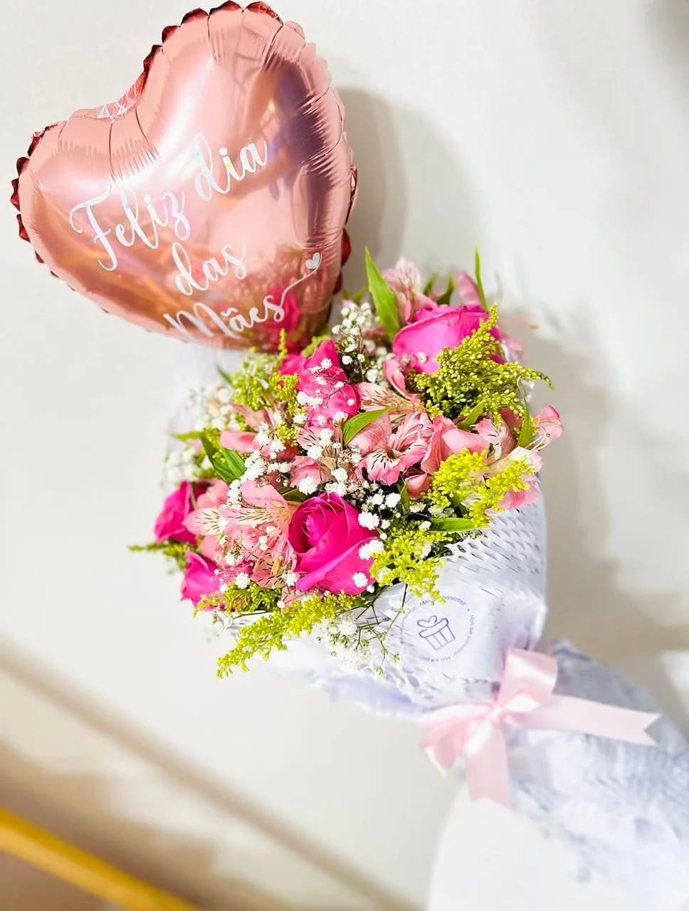 Buquê Encanto Rosa com Balão